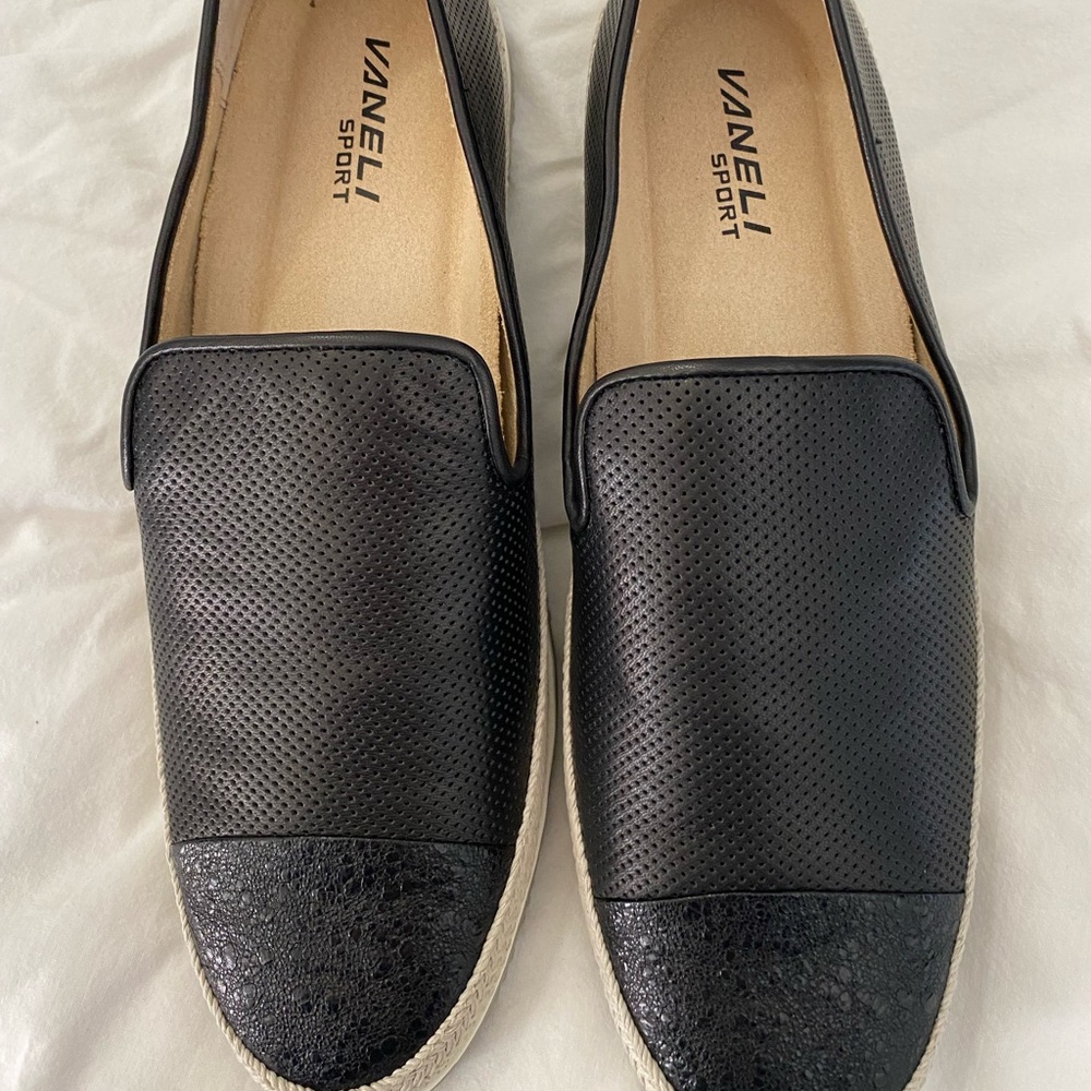 Vaneli Sport by Marmi. Leather upper.